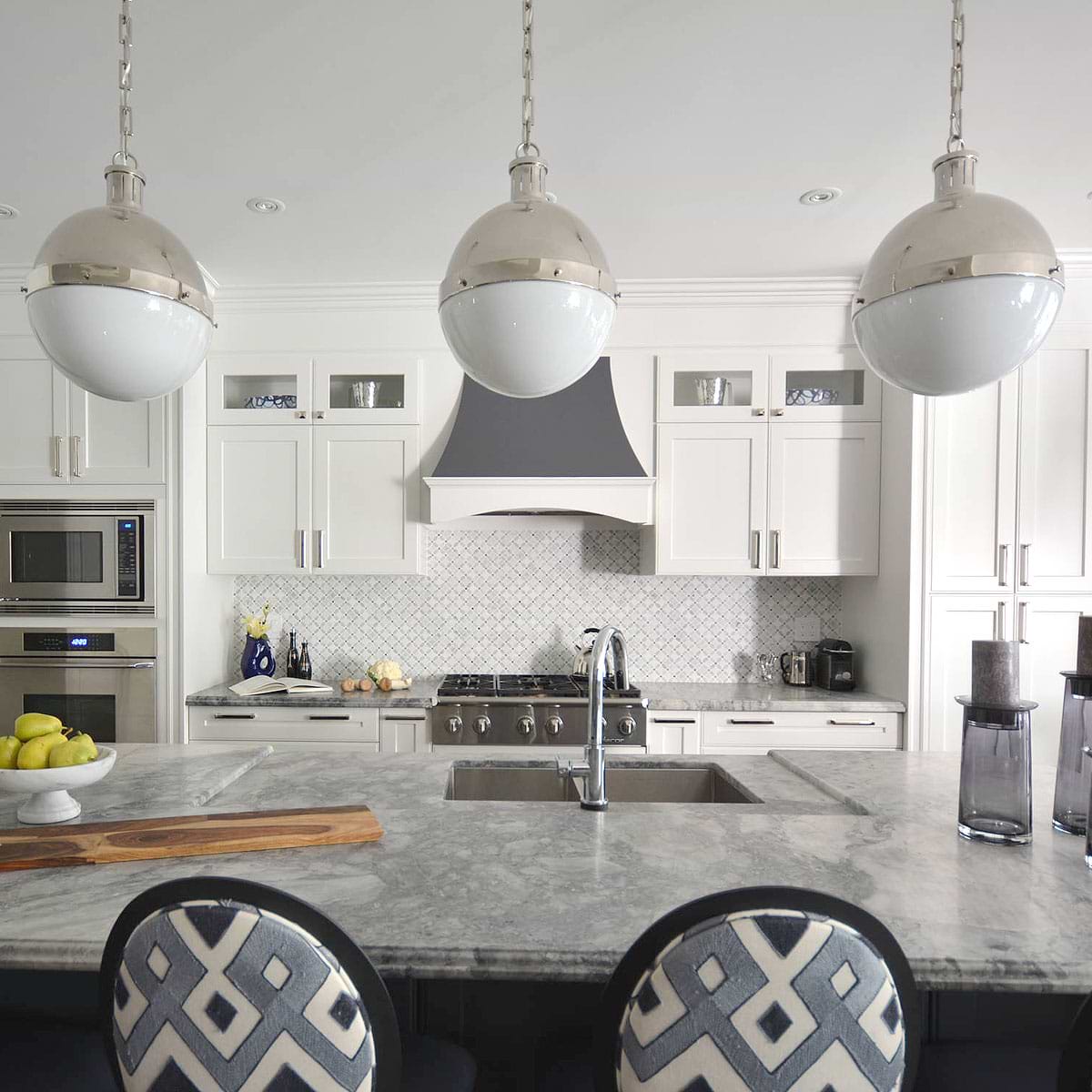 Flower marble mosaic backsplash tile white cabinet super white granite countertop BA45056