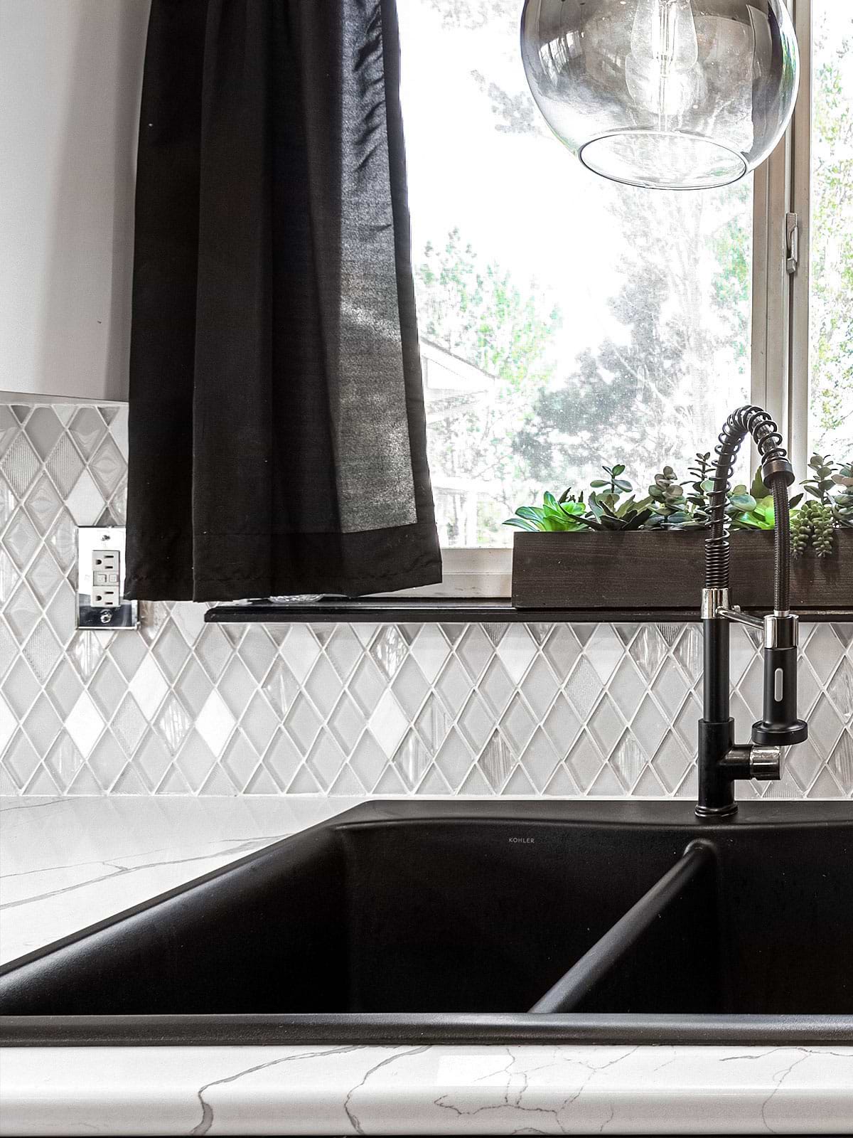 Black Kitchen Sink Quartz Countertop With Gray Veins Glass And Marble Tile BA62046