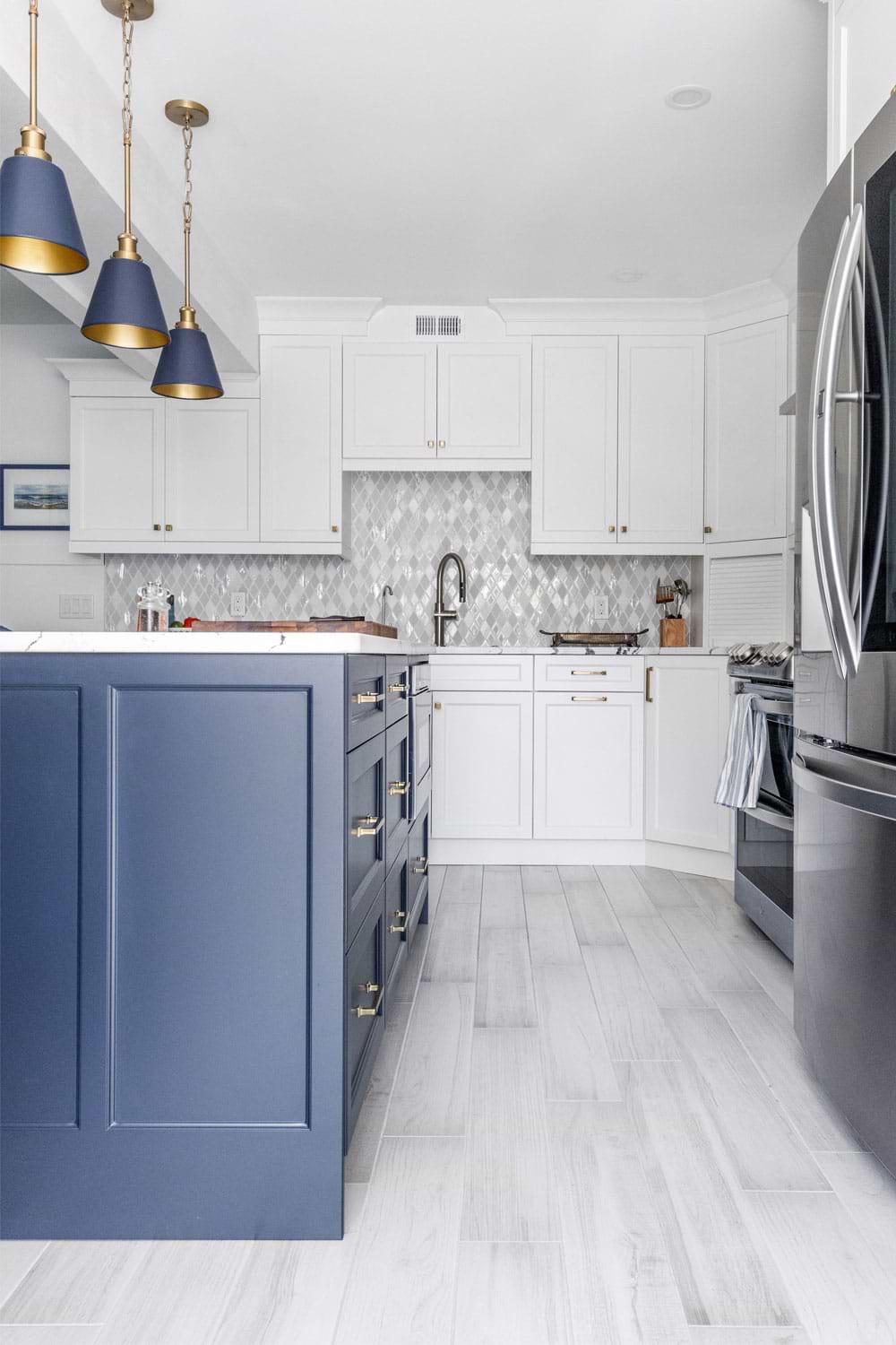 Blue Kitchen Island Quartz Countertop White Color Elegant Backsplash Tile BA62046