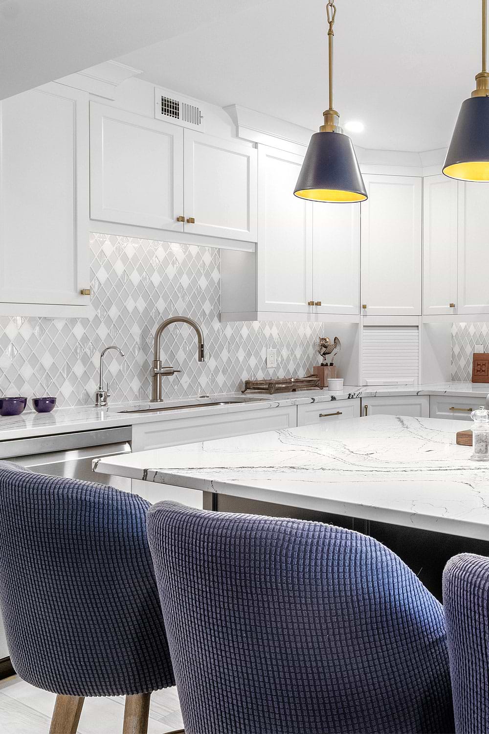 Two Tones Kitchen Cabinets White Modern Countertop White Color Elegant Backsplash Tile BA62046