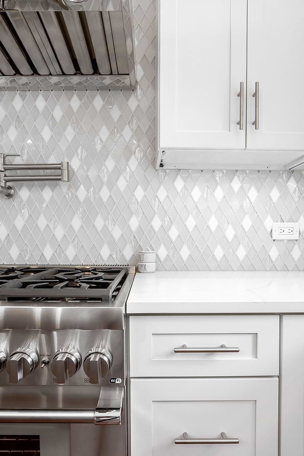 White Color Kitchen White Modern Countertop White Mosaic Tile Glass And Marble BA62046