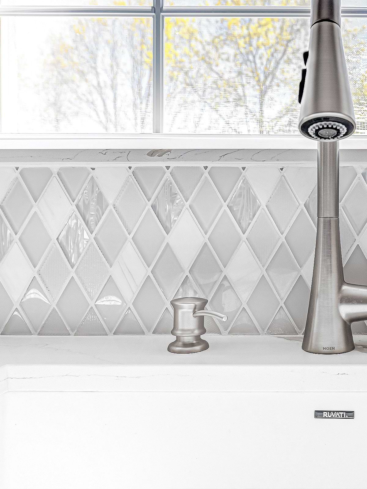 White Marble Glass Diamond Backsplash Tile White Kitchen Sink BA62046