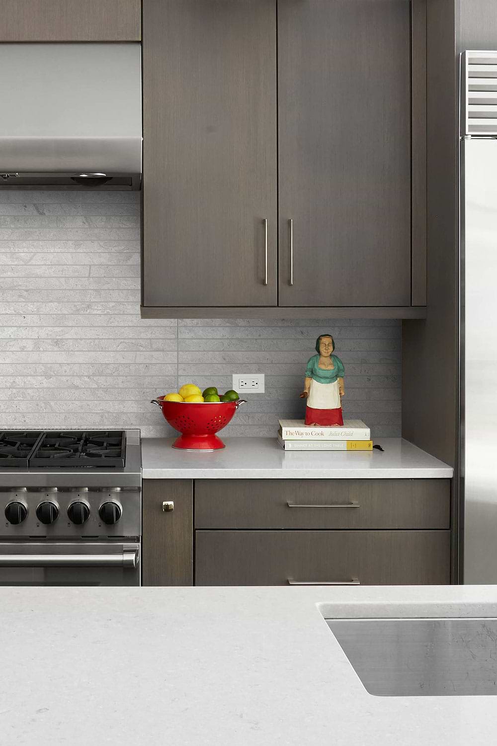 Contemporary Kitchen Brown Cabnets White Quartz Countertop