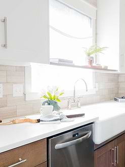 Pure White Countertop With Warm Gray Marble Subway Backsplash Tile BA2007