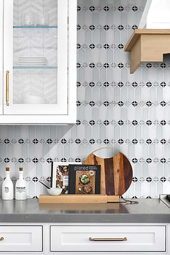 Gray Quartz Countertop White Marble Glass Backsplash Tile