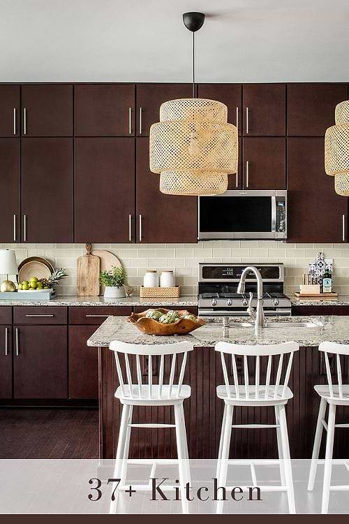 Backsplash for Busy Granite