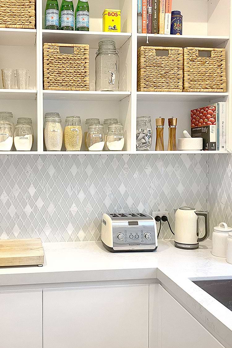 white countertop kitchen backsplash tile