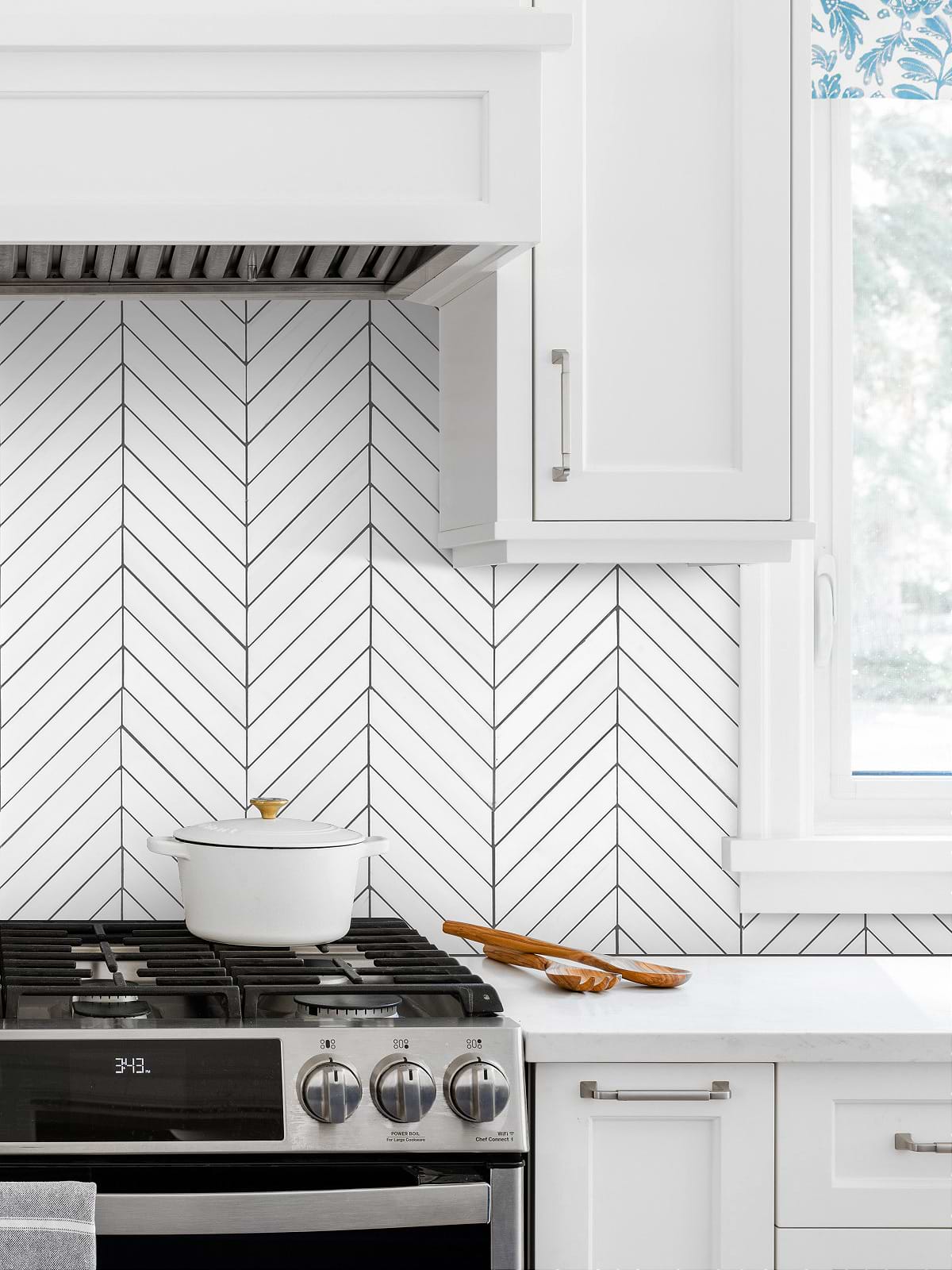 White Kitchen Large Marble White Chevron Tile BA6322