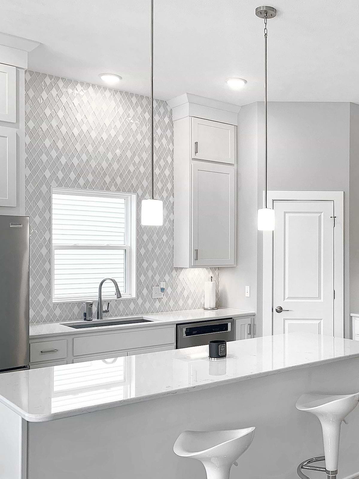 Full White Cabinet Kitchen Quartz Countertop Island BA62046
