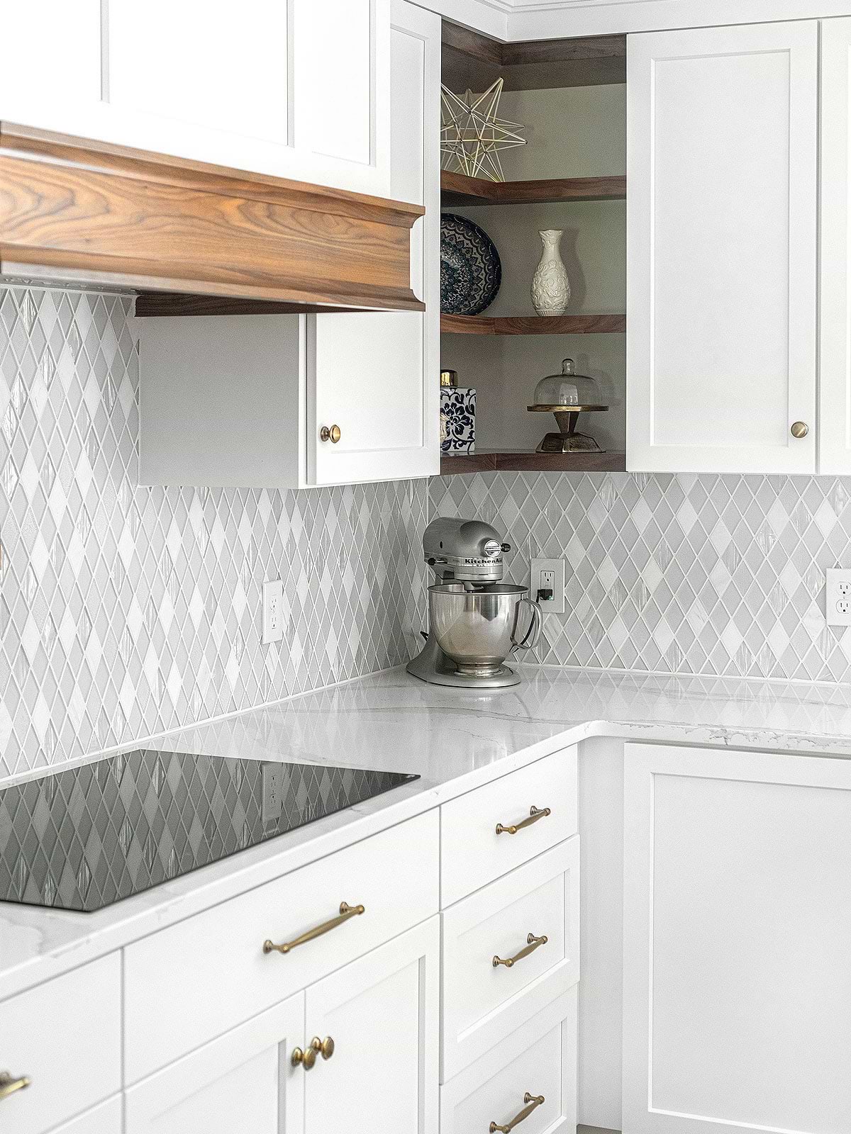 Quartz Countertop With Gray Veins White Kitchen White Glass And Marble Mosaic Tile BA62046