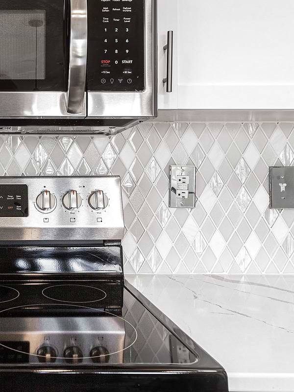 White Color Elegant Backsplash Tile Modern Kitchen BA62046