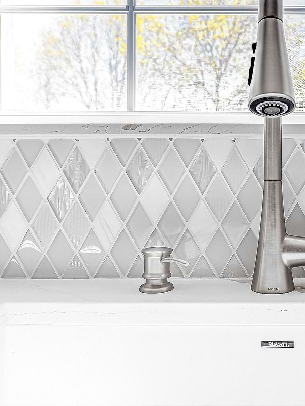 White Marble Glass Diamond Backsplash Tile White Kitchen Sink BA62046