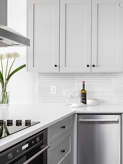 Modern White Quartz Countertop Light Gray Cabinet Backsplash Tile BA4502