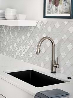 White Quartz Top with White Glass Shell Diamond Tile BA6706