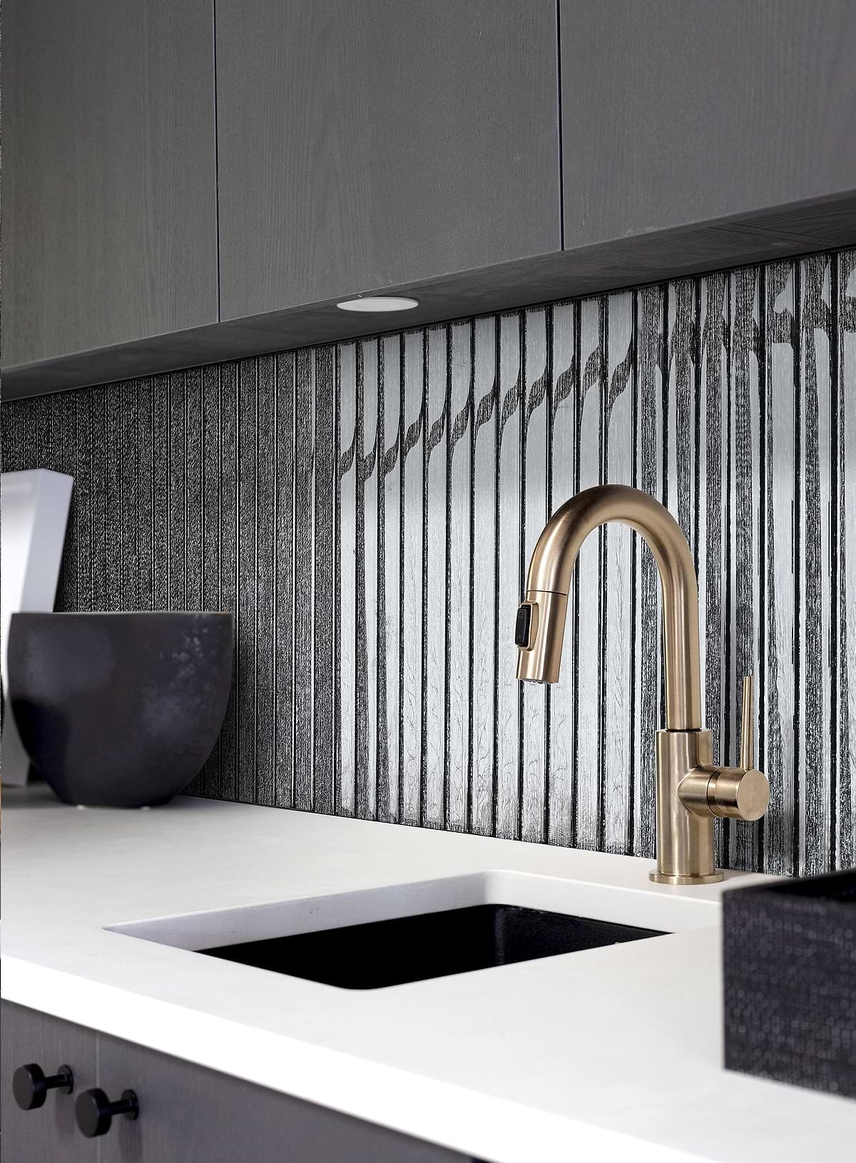 Shimmery Black Glass Modern Backsplash Tile BA8021 2