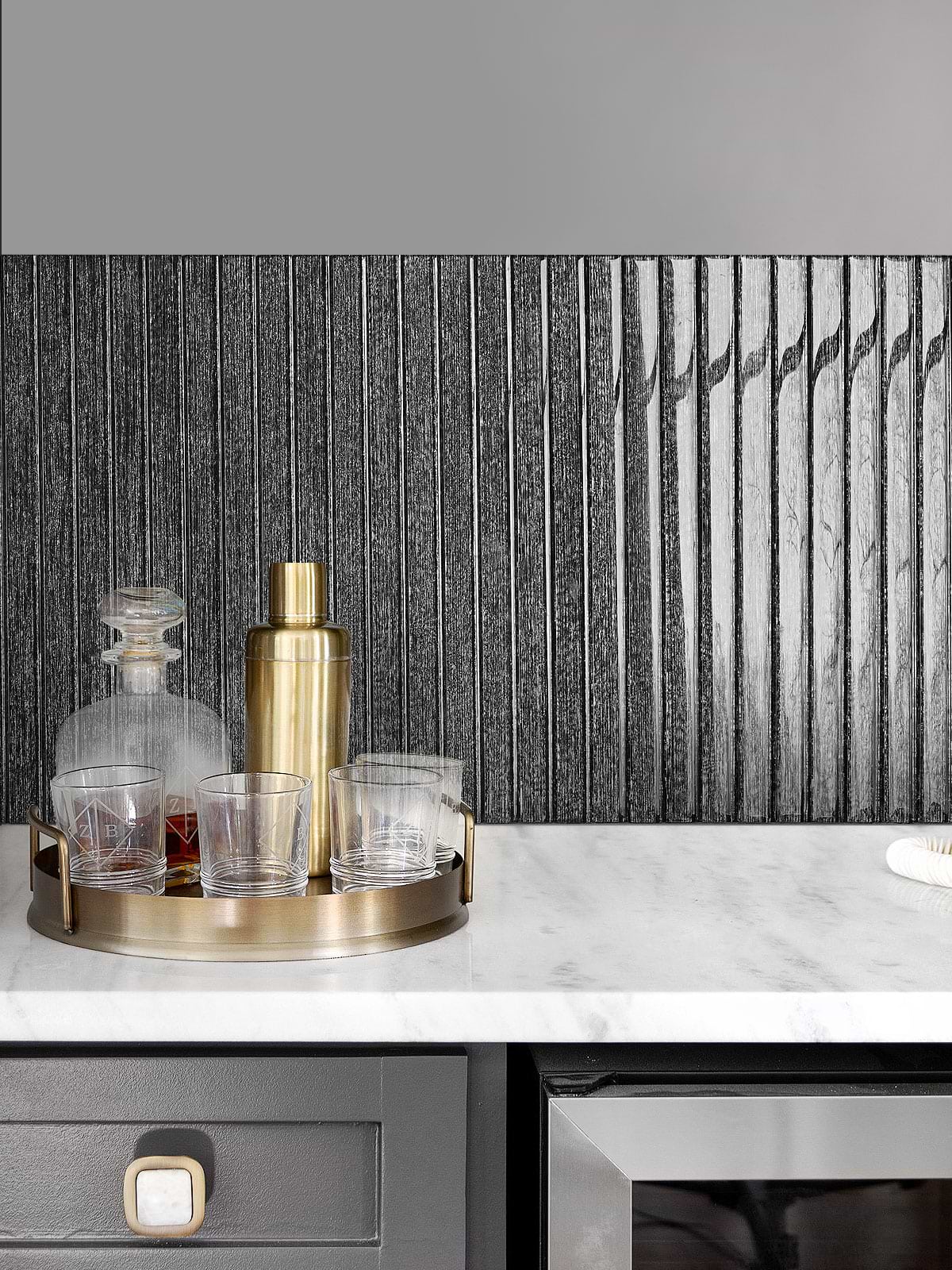White Countertop Shimmery Black Glass Modern Backsplash Tile BA8021