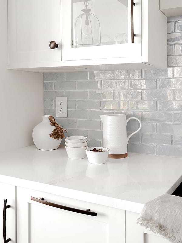 White Quartz Countertop Glitter Design Backsplash Tile BA8001