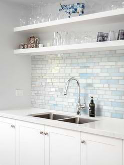 White Countertop Cabinet with Pearl Glass Subway Tile BA7016