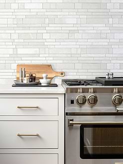 Light Kitchen Cabinets with Beige Marble Backsplash Tile BA1095