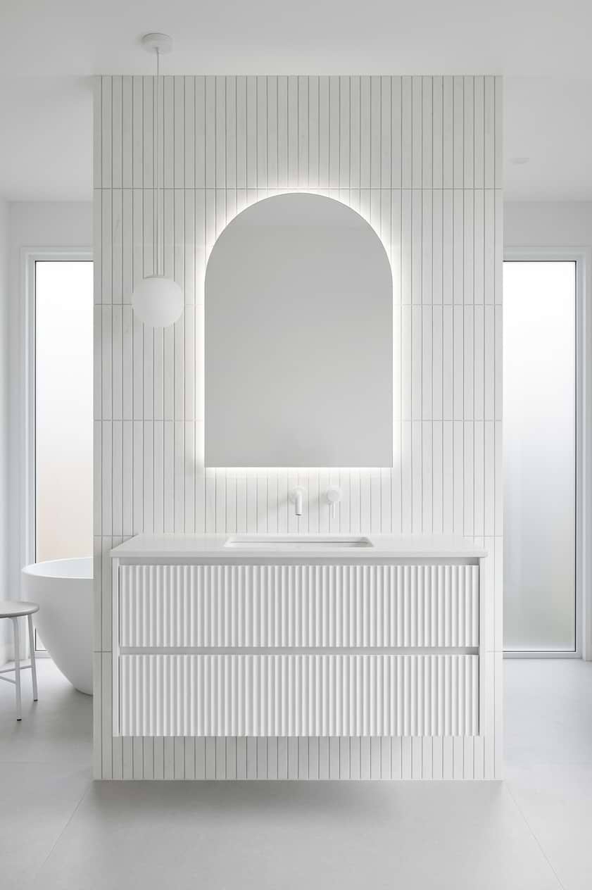 Pure White Marble Vertical Bathroom Tile BA1078