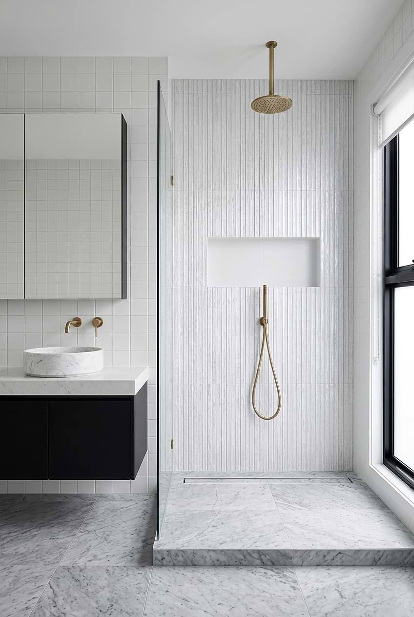 Shimmery White Glass Vertical Shower Tile BA8022