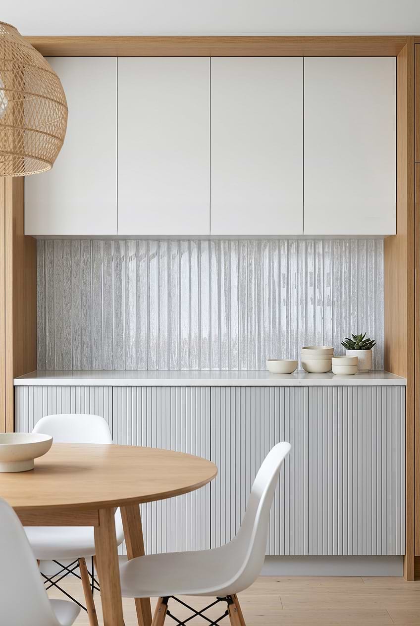Shimmery White Vertical Glass Kitchen Backsplash BA8022