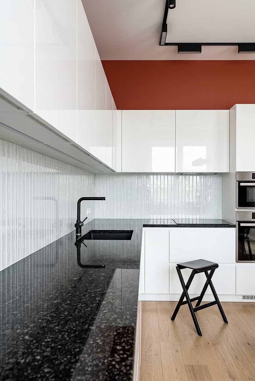 White Shell Glass Vertical Backsplash BA8023