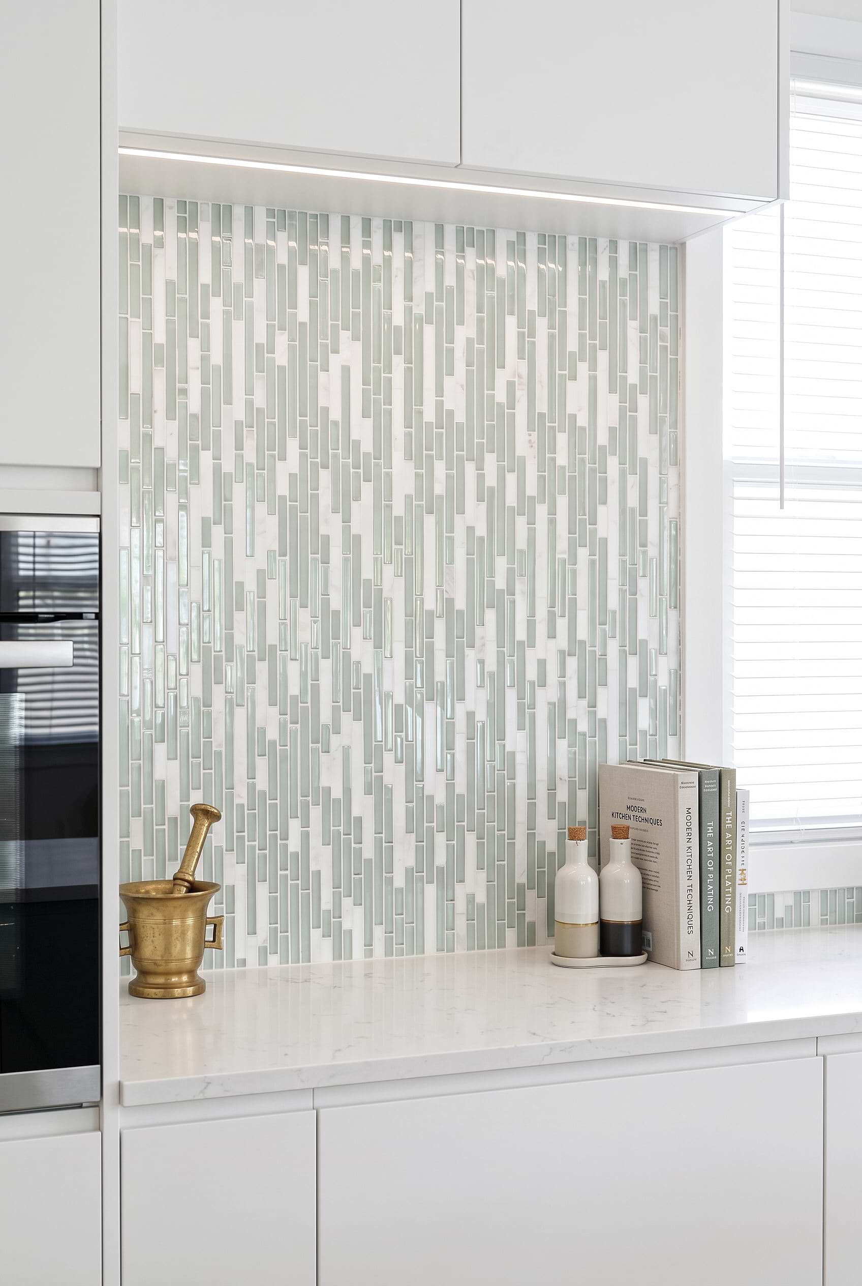 Sea Green Vertical Glass Marble Mosaic Tile BA1205
