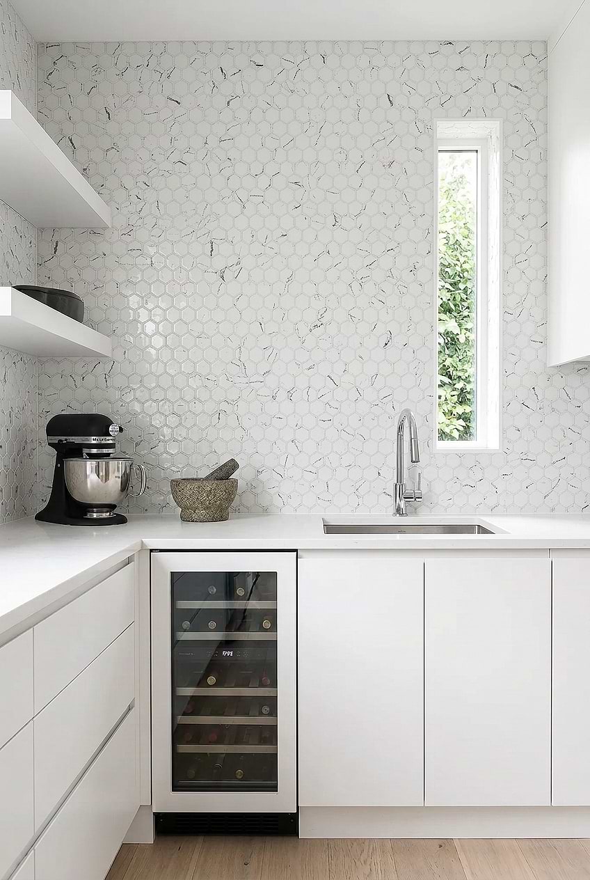 White Marble Look Hexagon Glass Backsplash Tile BA5509