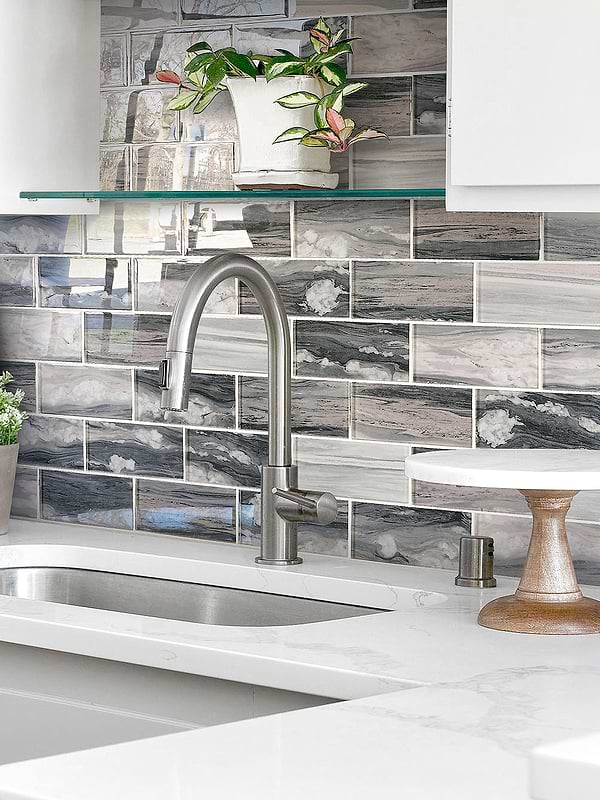 Quartz White CountertopGray Beige Subway Glass Backsplash Tile BA8010