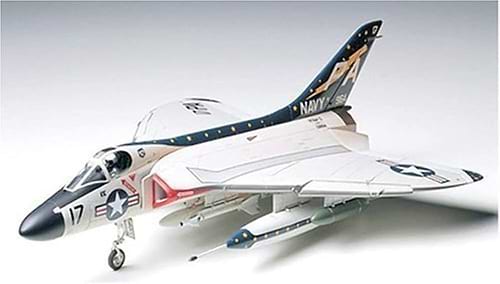 ערכת הרכבה מטוס DOUGLAS F4-D-1 SKYRAY TAMIYA