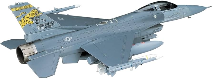ערכת הרכבה מטוס F-16J (BLOCK50) FIGHTING FALCON HASEGAWA