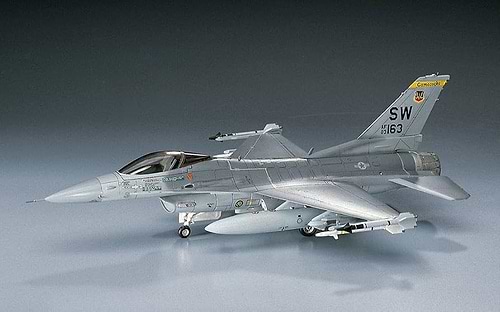 ערכת הרכבה מטוס F-16C FIGHTING FALCON HASEGAWA