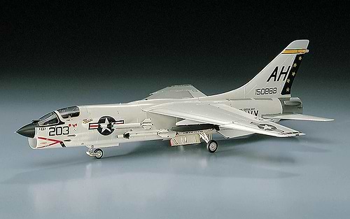 ערכת הרכבה מטוס F-8E CRUSADER HASEGAWA