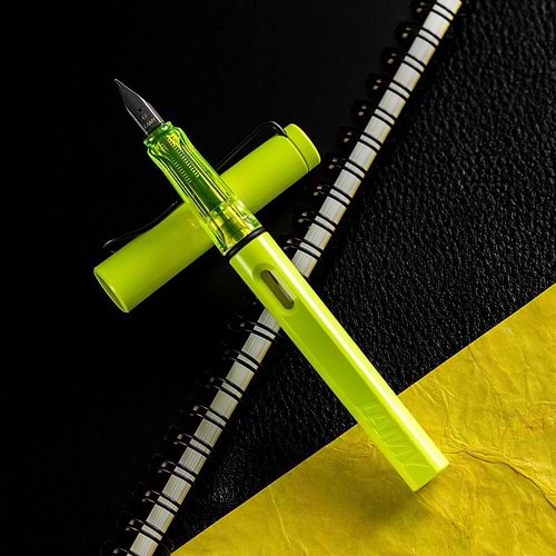 עט LAMY SAFARI Fountain Pen neonyellow M