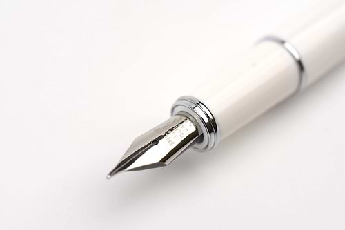 עט נובע  Pilot Prera Fountain Pen - WHITE