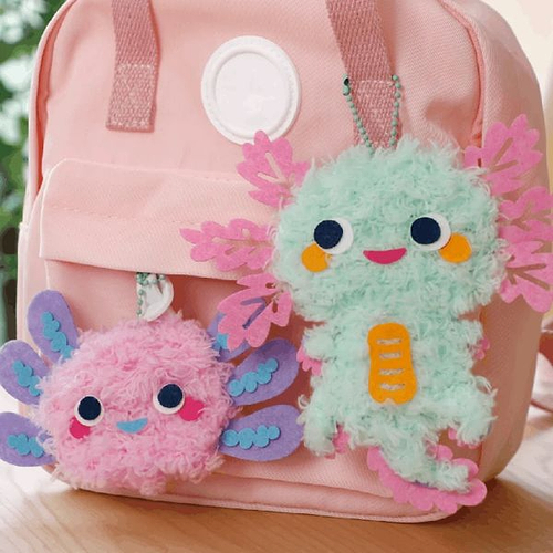 ערכת הכנת צ'ארמים לתיק LACING CHARMS AXOLOTL