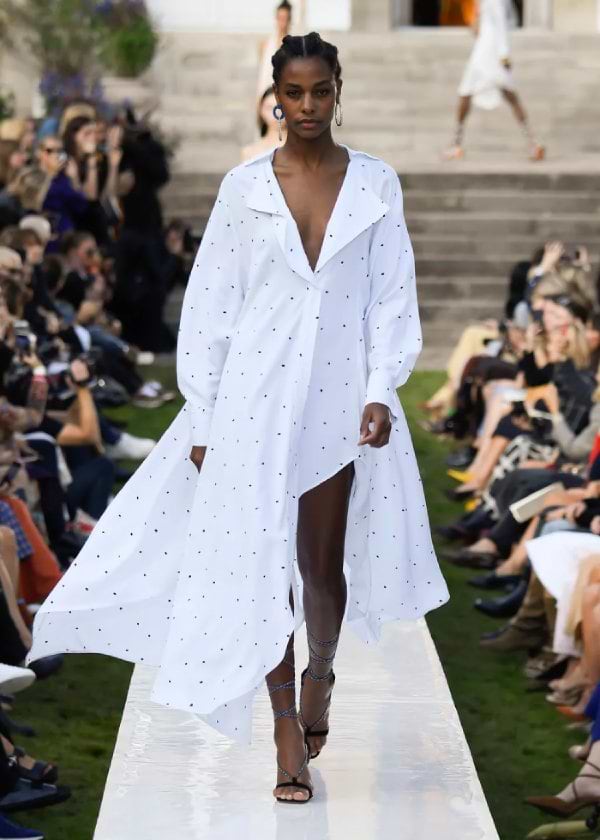 Зираттағы порно