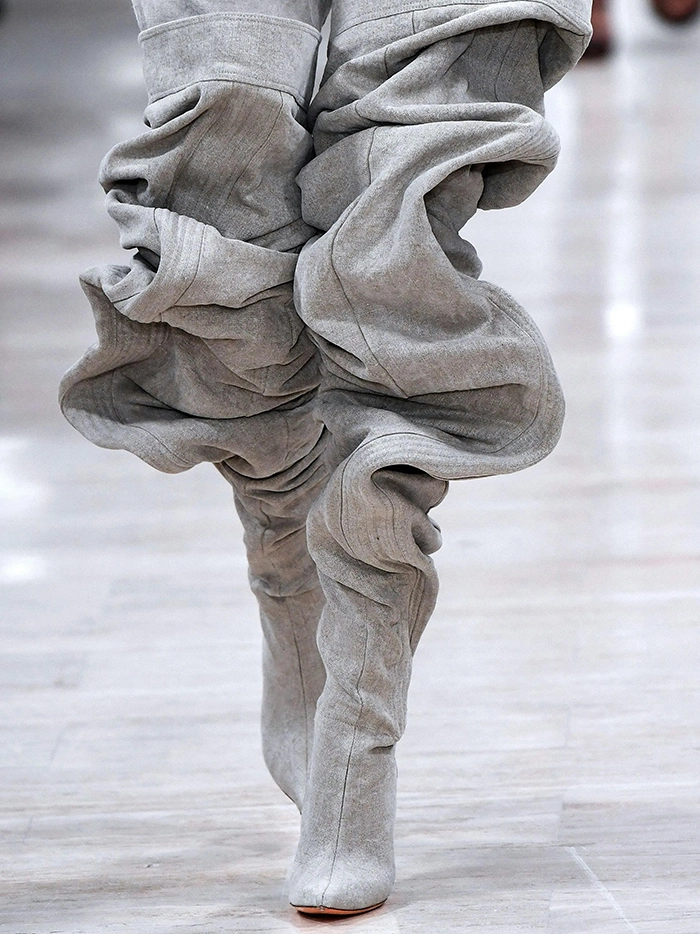 Дискотекадағы жалаңаш балапандар