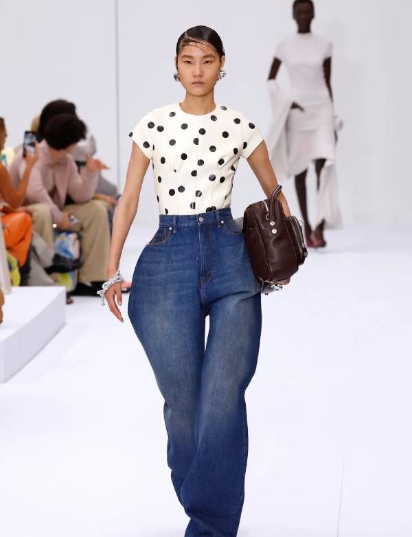 Сперманы трусисымен сүртті