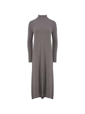 Мас әйелдер көшеде жалаңаш жүреді