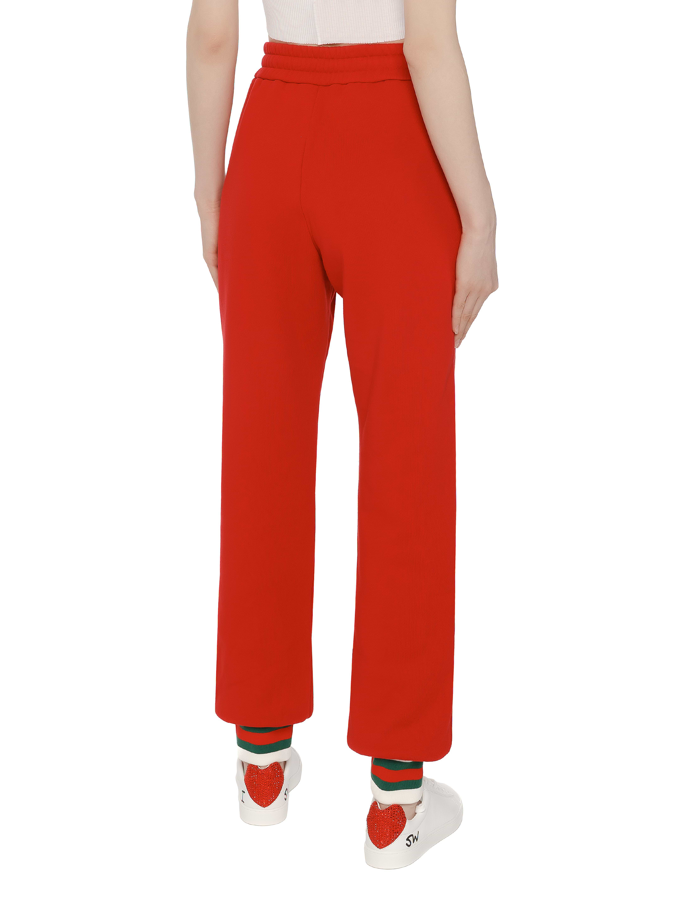 Догги стиліндегі қатты әйелдер