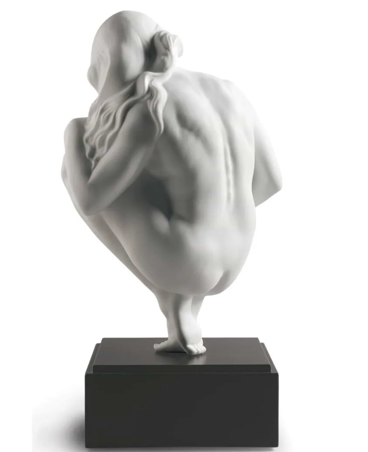 Жалаңаш әйелдер мүсіндері Жалаңаш әйелдер мүсіндері