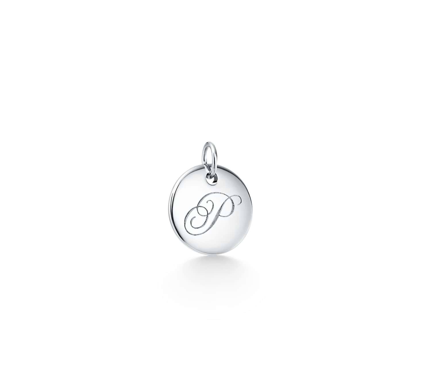 人気アイテム【TIFFANY&CO】Alphabet disc charm ペンダント A-Z Tiffany Notes alphabet disc charm in silver on a chain