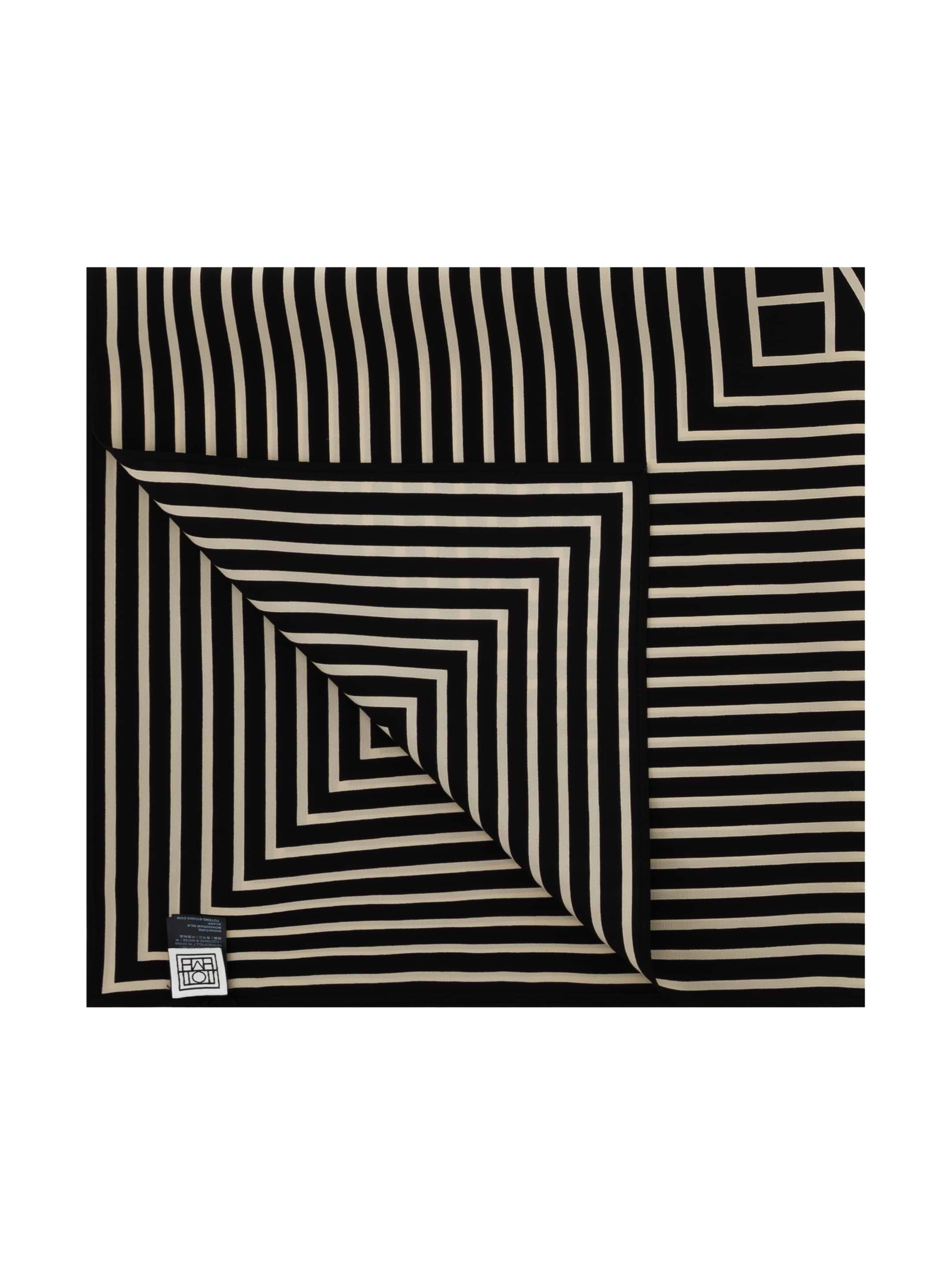 スカーフ TOTEME Logoed silk foulard BLACK Centered monogram silk scarf black – TOTEME