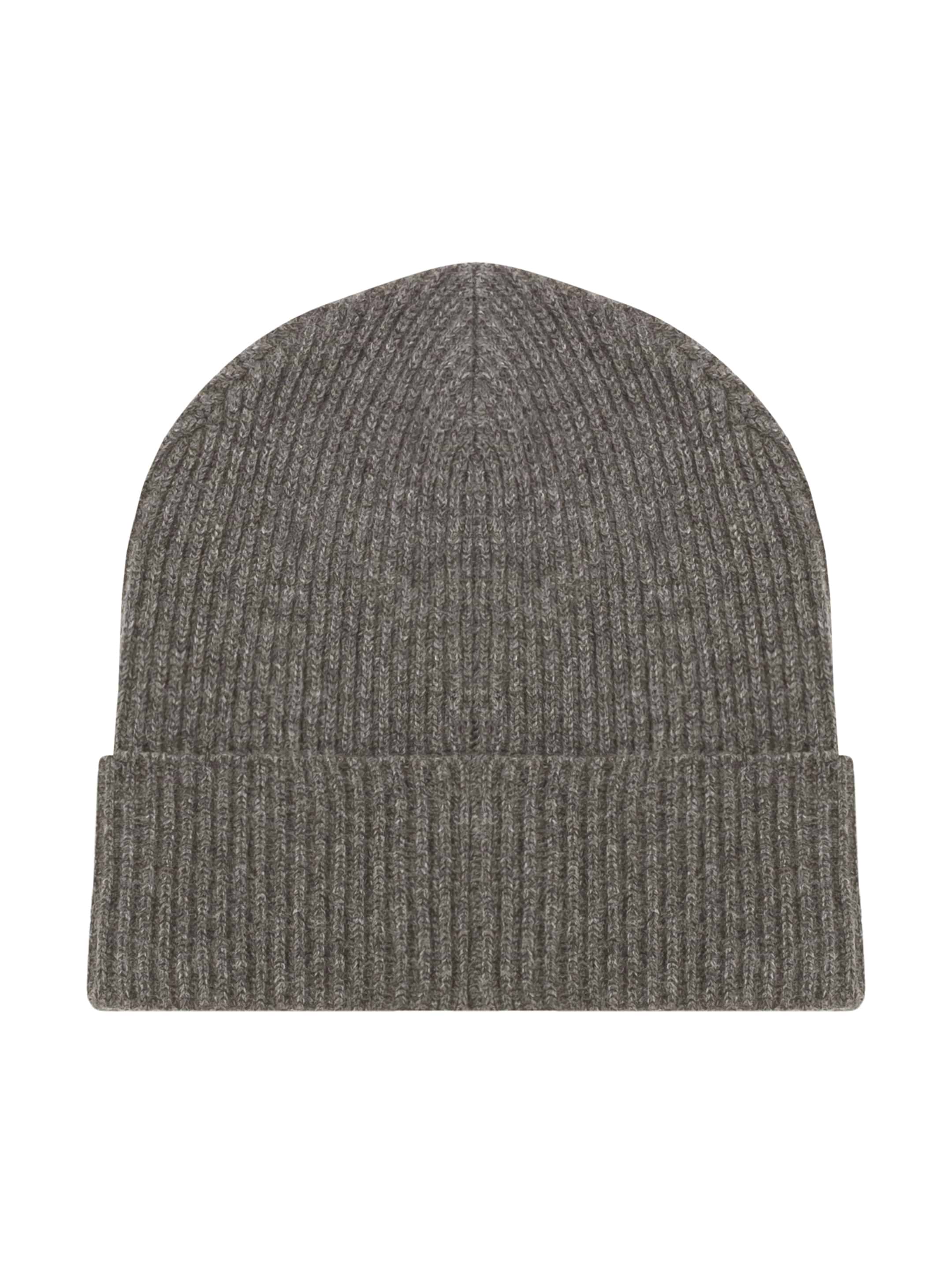 Мас әйелдер кеуделерін ашқан