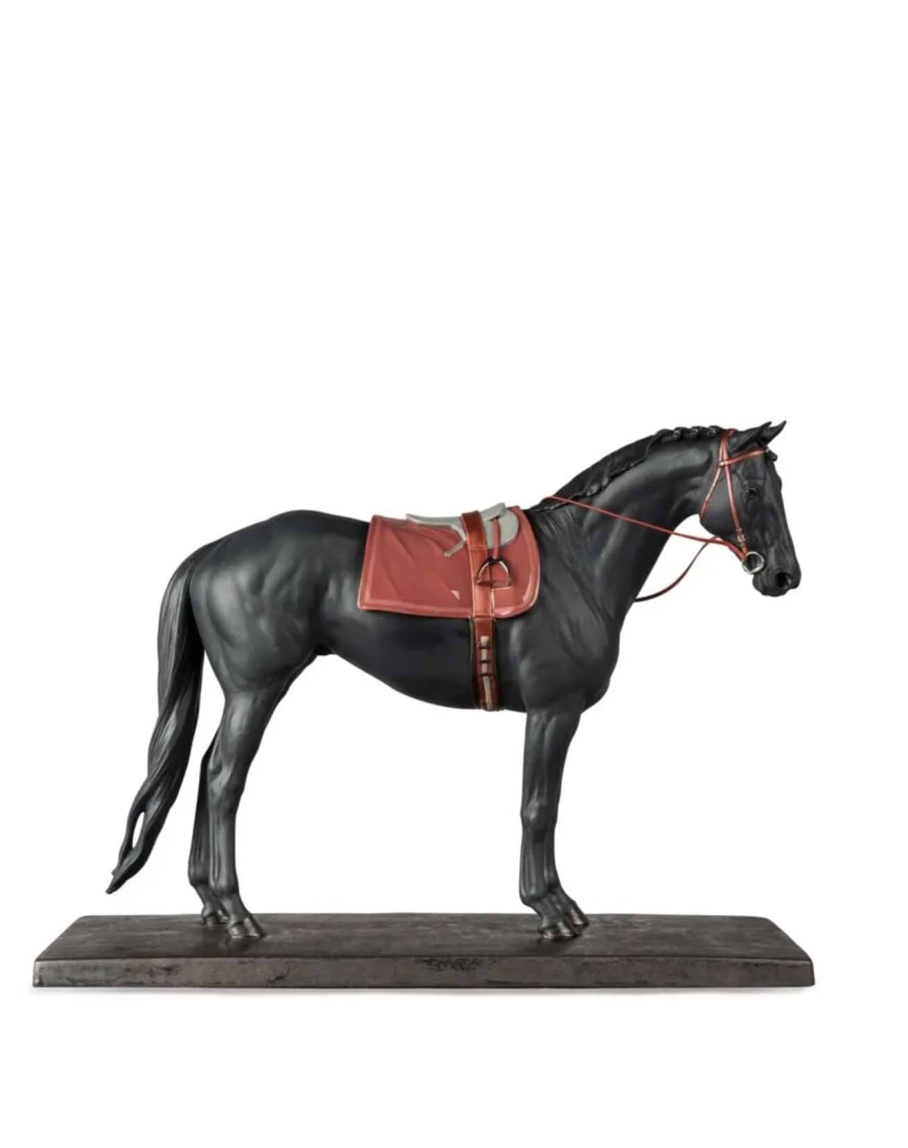 Ер адам мен екі қыз жыныстық қатынасқа түседі