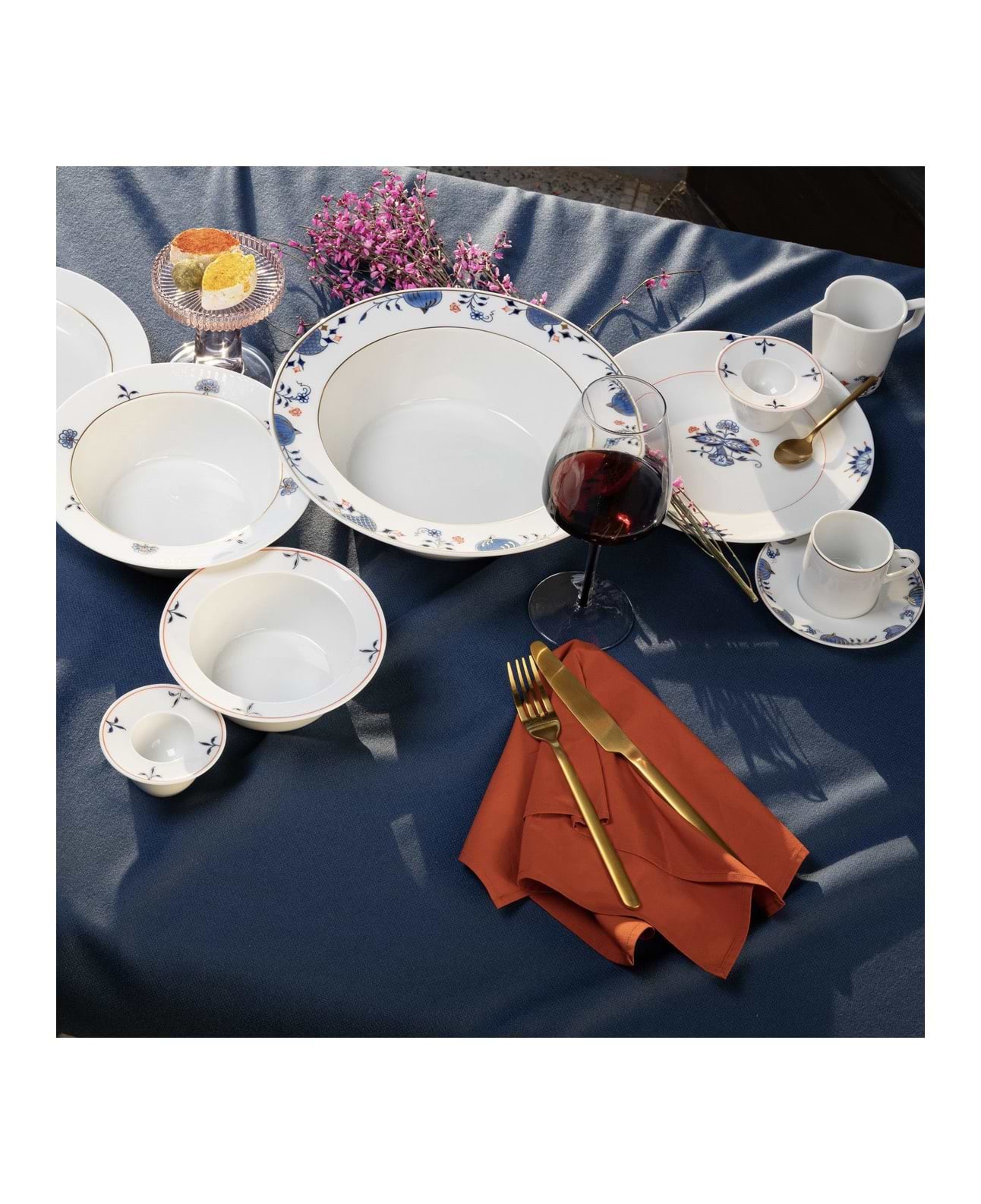 Іш киімдегі және іш киімсіз қатты бөкселердің фотосуреттері Белоруссиядағы жезөкшелер, Орша