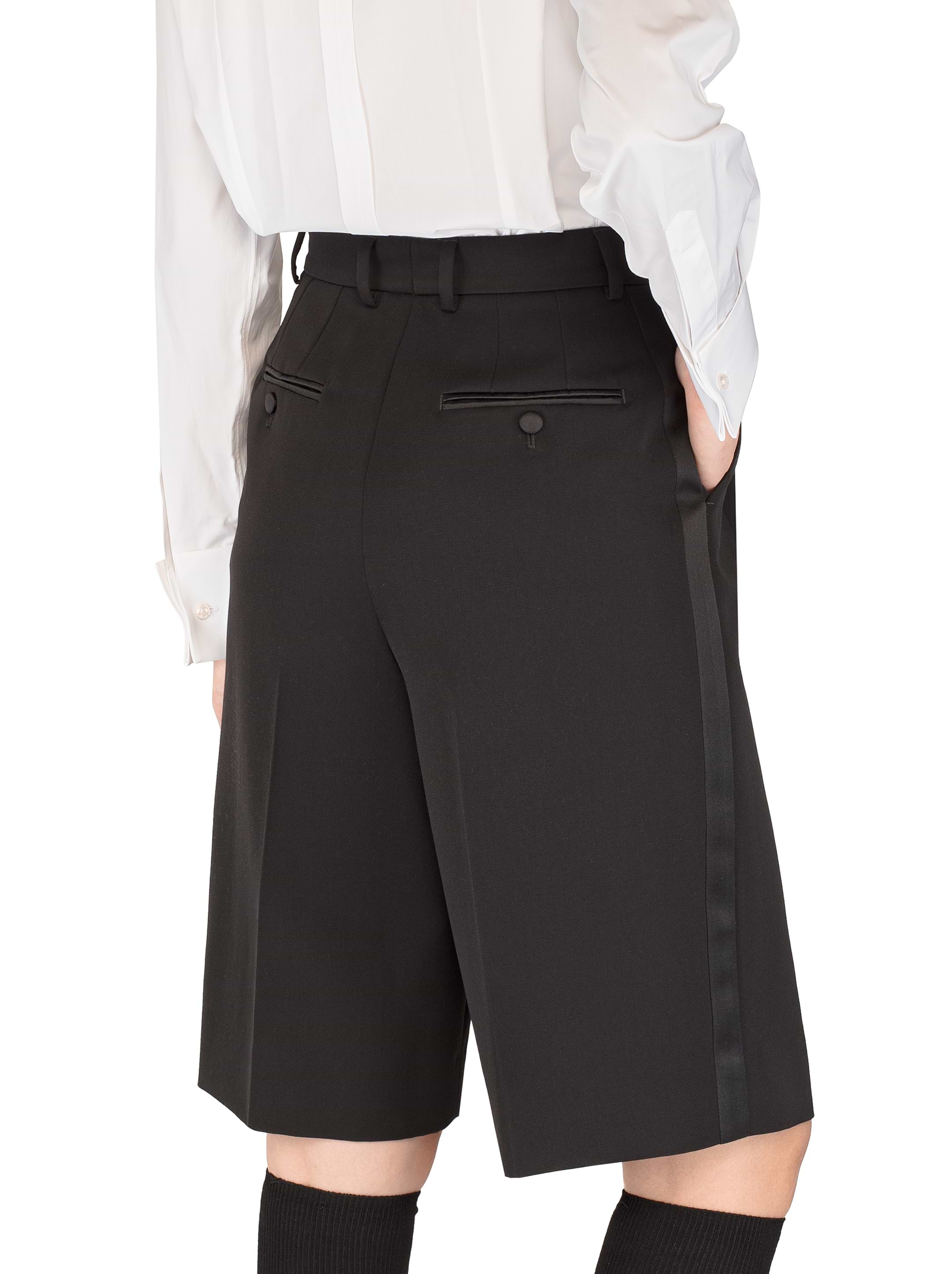 ショートパンツ DOLCE  GABBANA Women Shorts  Burmudas FTBM0T FU21E N0000 B DOLCE & GABBANA Lace Shorts | H.Lorenzo