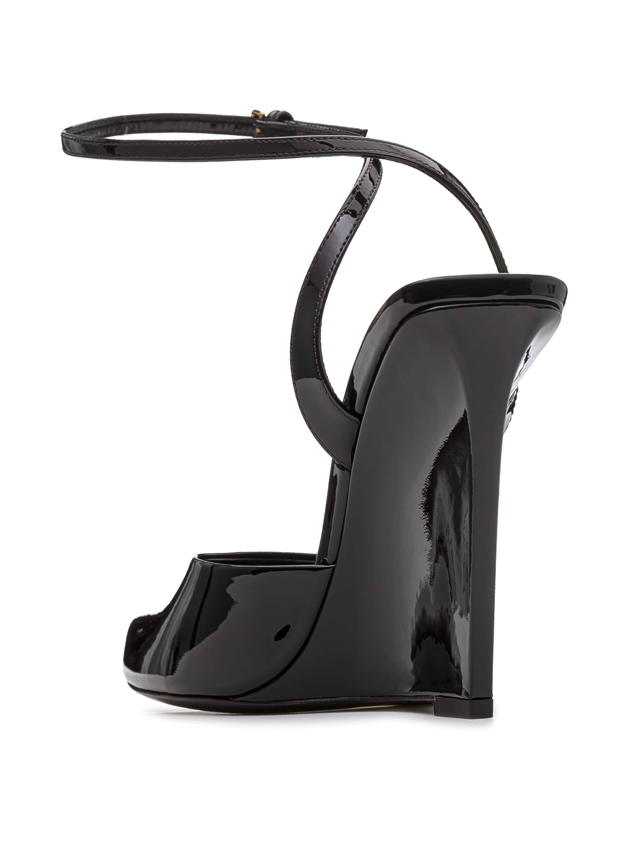 【関税&送料込】Saint Laurent La Scandale Wedge In Black Pat SAINT LAURENT La Scandale patent-leather wedge sandals | NET